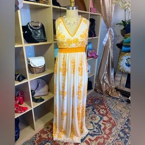 A. Calien Sunflower Yellow Floral Floorl ength Dress